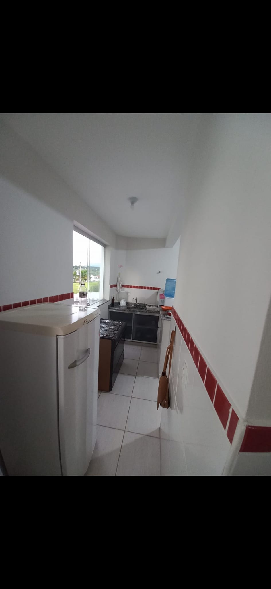 Vaga em apartamento feminino