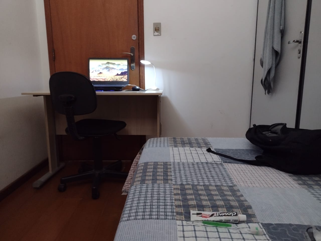 VAGA EM APARTAMENTO MASCULINO