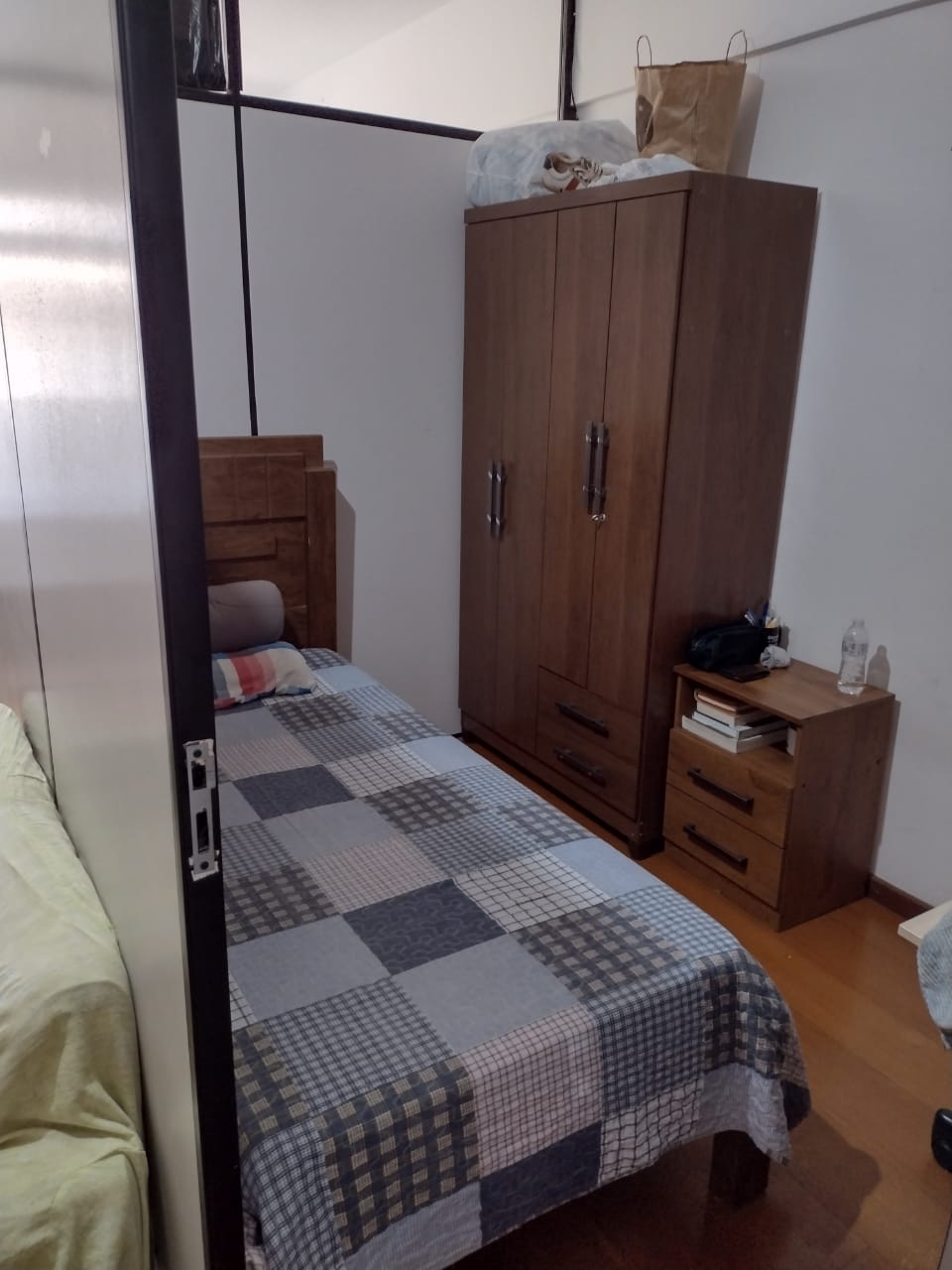 VAGA EM APARTAMENTO MASCULINO